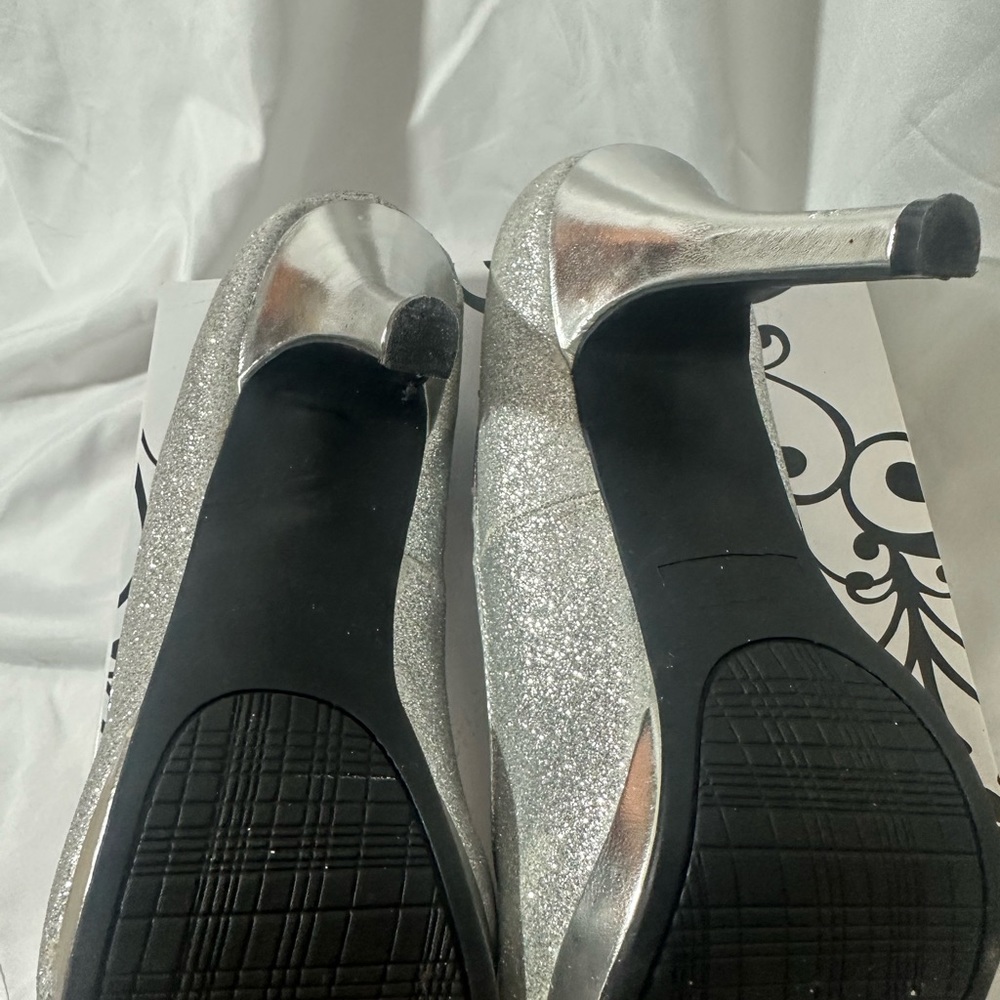 Rampage Dressy Gracee High Heel Peep Toe Size 81/2M with box - Picture 6 of 10